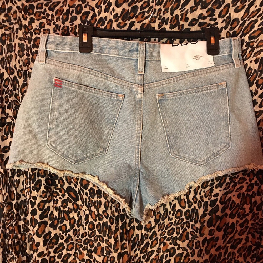 BDG Denim shorts light wash, high rise- cheeky